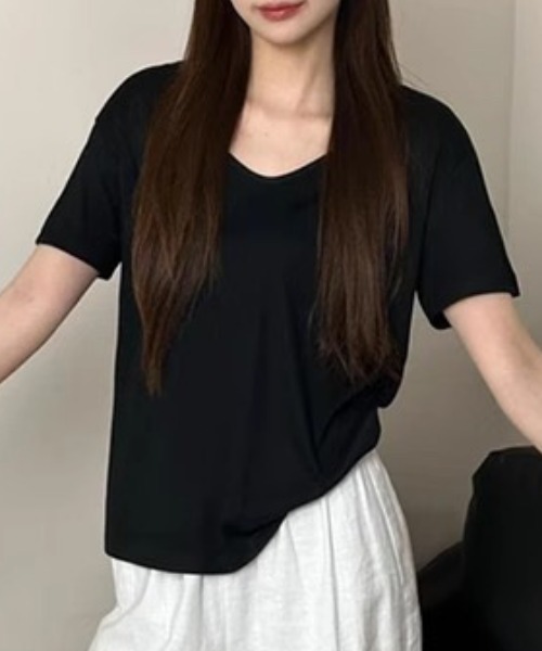 NANEA（ナネア）の「Vネック半袖Tシャツ（Tシャツ/カットソー・レディース・ブラック/ホワイト・LARGE/MEDIUM/SMALL）」の15枚目の写真
