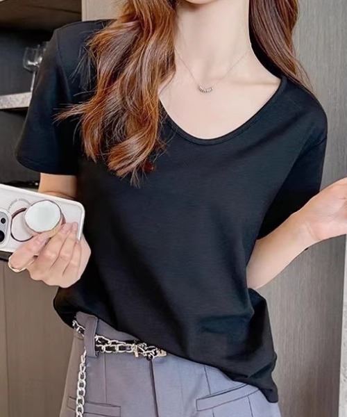 NANEA（ナネア）の「Vネック半袖Tシャツ（Tシャツ/カットソー・レディース・ブラック/ホワイト・LARGE/MEDIUM/SMALL）」の14枚目の写真