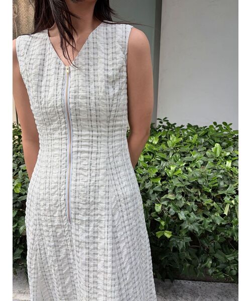 LAGUNAMOON(ラグナムーン)の「フロントZIPミックスカラーワンピース 【夏服】(ワンピース・レディース・ホワイト/ブラック/ブルー・MEDIUM/SMALL)」の18枚目の写真