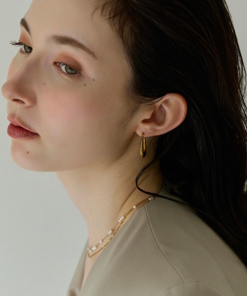 Phoebe(フィービィー)の「【金属アレルギー対応】Uラインプランプフープピアス ぷっくり/ステンレス(ピアス(両耳用)・レディース・イエローゴールド/シルバー・FREE)」の9枚目の写真