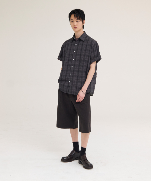 AKECII（アケシ）の「エルスモークチェック半袖シャツ_チャコール（シャツ/ブラウス・メンズ・その他・MEDIUM/LARGE）」の2枚目の写真