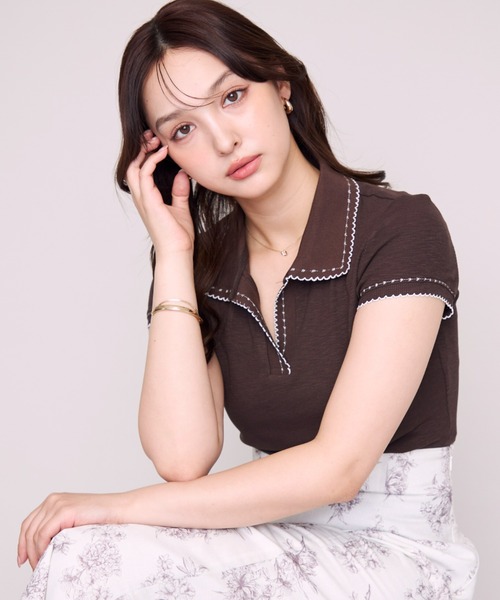 MISCH MASCH(ミッシュマッシュ)の「2026春夏新作 配色ステッチポロニット半袖トップス(Tシャツ/カットソー・レディース・ホワイト/ブラック/ブラウン・フリ-)」の3枚目の写真