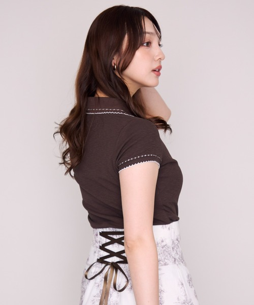 MISCH MASCH(ミッシュマッシュ)の「2026春夏新作 配色ステッチポロニット半袖トップス(Tシャツ/カットソー・レディース・ホワイト/ブラック/ブラウン・フリ-)」の11枚目の写真