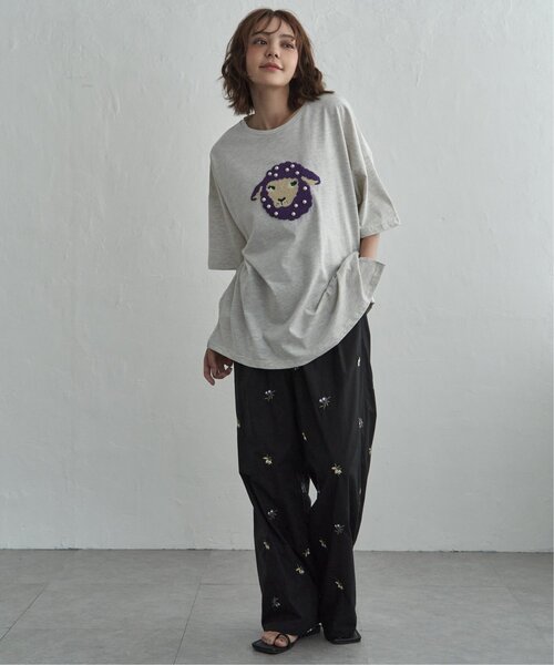 notch.(ノッチ)の「パール付き ヒツジ サガラ刺繍Tシャツ(Tシャツ/カットソー・レディース・チャコール/オフホワイト/杢グレー・M)」の7枚目の写真