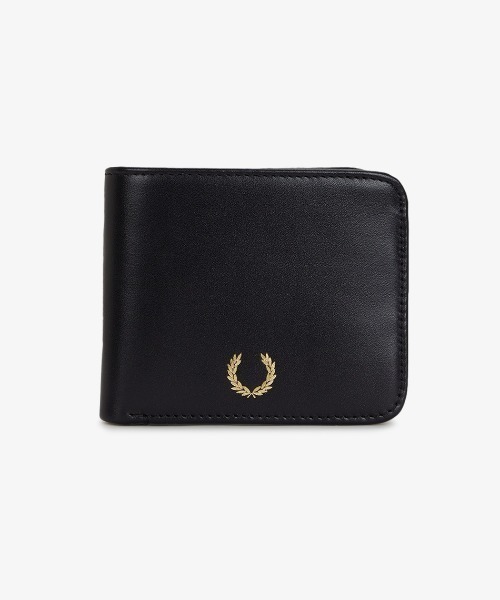 FRED PERRY(フレッドペリー)の「Smooth Leather Billfold Wallet/スムースレザー2つ折り財布(財布・メンズ・ブラック・ONE SIZE)」の1枚目の写真