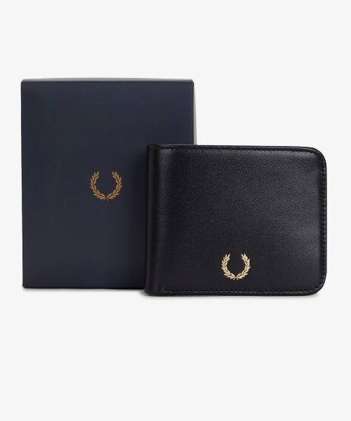 FRED PERRY(フレッドペリー)の「Smooth Leather Billfold Wallet/スムースレザー2つ折り財布(財布・メンズ・ブラック・ONE SIZE)」の4枚目の写真