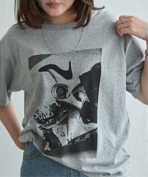 VENCEEXCHANGE(ヴァンスエクスチェンジ)の「モノトーンフォト Tシャツ(Tシャツ/カットソー・レディース・オフホワイト/その他1/その他2/杢グレー・FREE)」の2枚目の写真