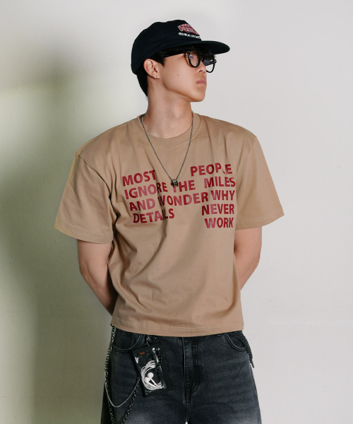THE MILE(ザマイル)の「ピープルセンテンス クロップクルーネック_DEEP BEIGE(Tシャツ/カットソー・メンズ・その他・LARGE/X-LARGE/SMALL/MEDIUM)」の1枚目の写真