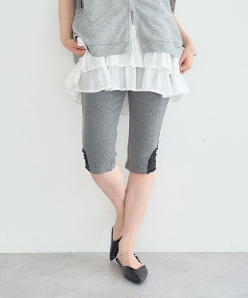 earth music&ecology(アースミュージックアンドエコロジー)の「バイカーパンツ(その他パンツ・レディース・グレー系その他2/ブラック・FREE)」の12枚目の写真