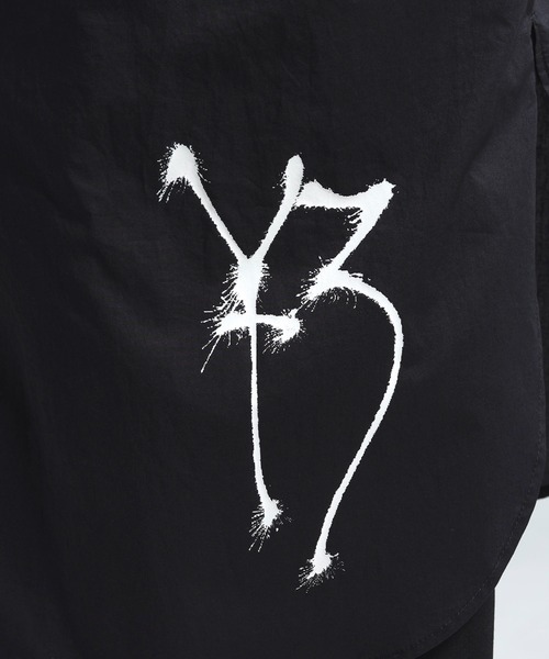 Y-3（ワイスリー）の「Y-3 CHITO GRAPHIC HOODED COTTON SHIRT（シャツ/ブラウス・メンズ・ブラック・X-SMALL/SMALL/MEDIUM/LARGE/X-LARGE）」の6枚目の写真