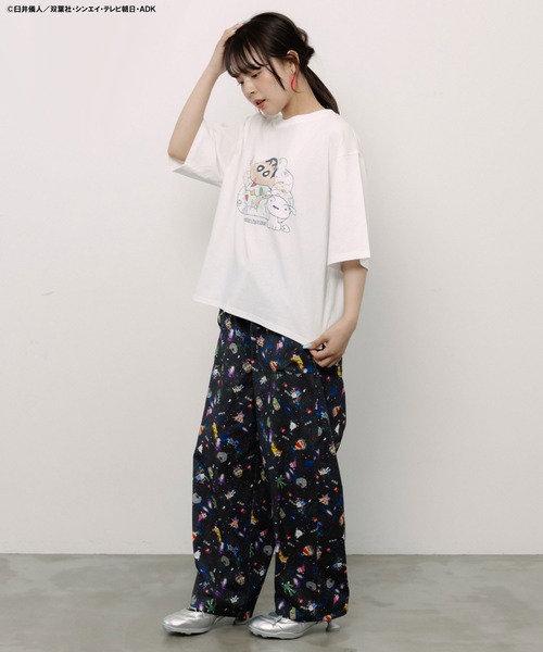 ScoLar(スカラー)の「462016:クレヨンしんちゃん×ScoLar しんちゃんソファー柄T(Tシャツ/カットソー・レディース・オフホワイト/グリーン/ブラック・L/M)」の5枚目の写真