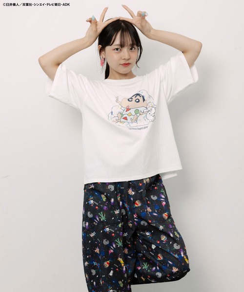 ScoLar(スカラー)の「462016:クレヨンしんちゃん×ScoLar しんちゃんソファー柄T(Tシャツ/カットソー・レディース・オフホワイト/グリーン/ブラック・L/M)」の9枚目の写真