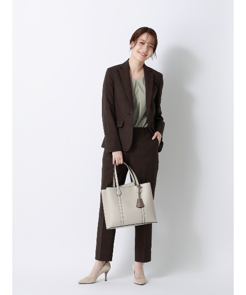 SUIT SQUARE（スーツスクエア）の「Vネックプルオーバー／5分袖／ウォッシャブル／接触冷感／UVカット／無地（シャツ/ブラウス・レディース・グレー/グリーン/ピンク/ホワイト・F）」の5枚目の写真