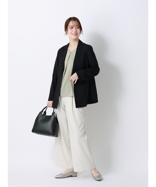 SUIT SQUARE（スーツスクエア）の「Vネックプルオーバー／5分袖／ウォッシャブル／接触冷感／UVカット／無地（シャツ/ブラウス・レディース・グレー/グリーン/ピンク/ホワイト・F）」の16枚目の写真