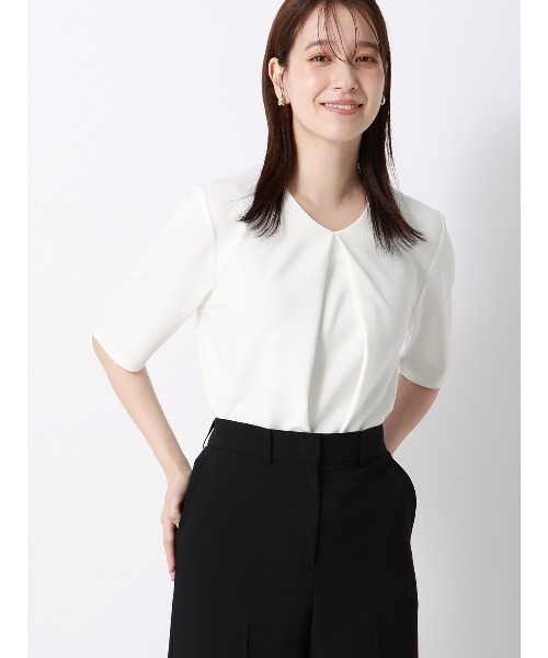SUIT SQUARE（スーツスクエア）の「Vネックプルオーバー／5分袖／ウォッシャブル／接触冷感／UVカット／無地（シャツ/ブラウス・レディース・グレー/グリーン/ピンク/ホワイト・F）」の18枚目の写真