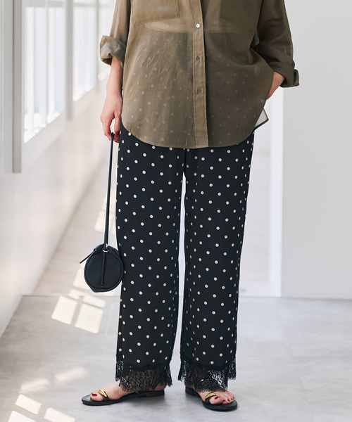 Spick & Span(スピックアンドスパン)の「《セットアップ可 / 追加》レースドッキングドットサテンパンツ(その他パンツ・レディース・ブラック・38/36)」の2枚目の写真