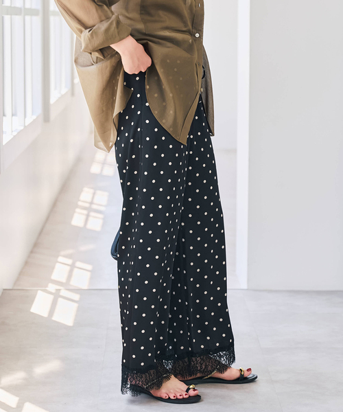 Spick & Span(スピックアンドスパン)の「《セットアップ可 / 追加》レースドッキングドットサテンパンツ(その他パンツ・レディース・ブラック・38/36)」の4枚目の写真