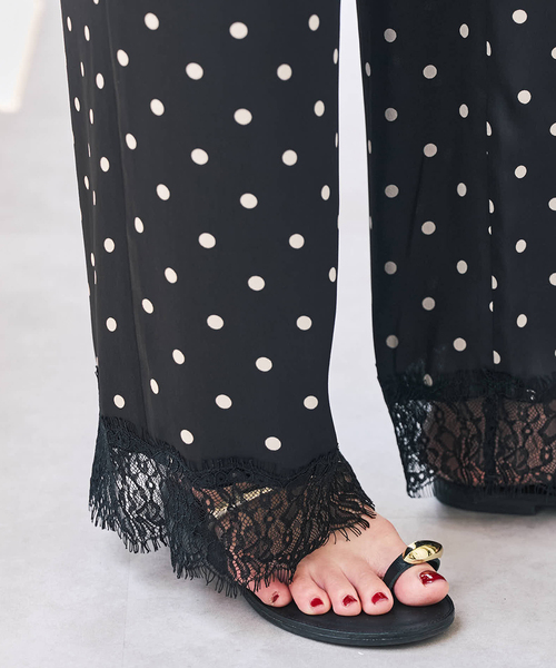 Spick & Span(スピックアンドスパン)の「《セットアップ可 / 追加》レースドッキングドットサテンパンツ(その他パンツ・レディース・ブラック・38/36)」の8枚目の写真