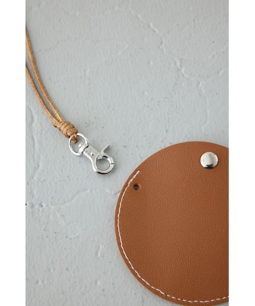 AZUL by moussy（アズールバイマウジー）の「ラウンドネックレスポーチ ミニウォレット マルチケース（コインケース・メンズ・ブラック/ブラウン・FREE）」の5枚目の写真