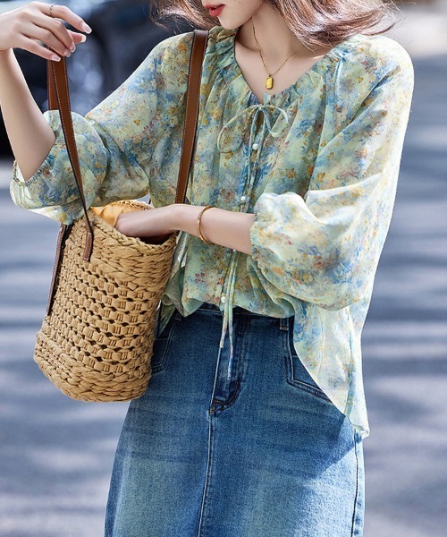 ONEP STAR(ワンピスター)の「花柄ギャザーリボンシアーブラウス(シャツ/ブラウス・レディース・ブルー・MEDIUM/LARGE/X-LARGE)」の14枚目の写真