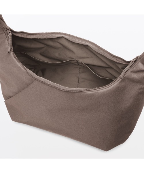 無印良品(ムジルシリョウヒン)の「撥水 再生ポリエステル ワンショルダー バッグ(ショルダーバッグ・レディース・ピンク/ブラウン系・FREE)」の12枚目の写真