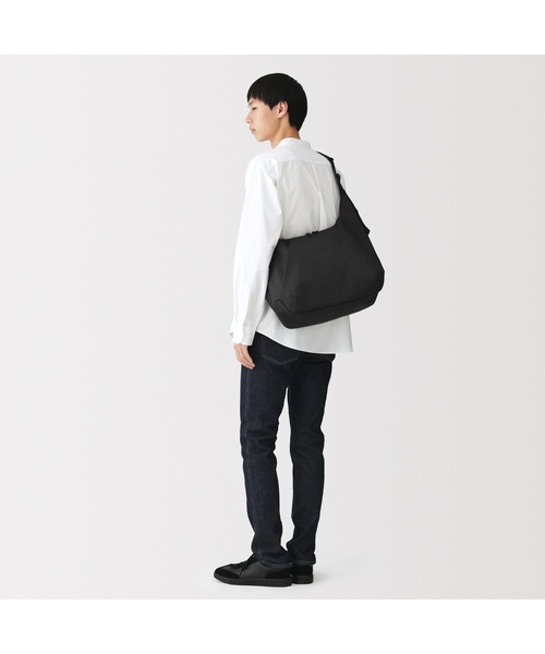 無印良品(ムジルシリョウヒン)の「撥水 再生ポリエステル ワンショルダー バッグ(ショルダーバッグ・レディース・ピンク/ブラウン系・FREE)」の4枚目の写真
