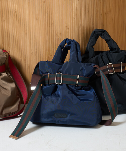 OUTDOOR PRODUCTS(アウトドアプロダクツ)の「OUTDOOR PRODUCTS × FREAK'S STORE/アウトドアプロダクツ 2WAY ベルト付きナイロンパフトートバッグ(ショルダーバッグ・レディース・ブラック/ベージュ/ネイビー・ONE SIZE)」の3枚目の写真