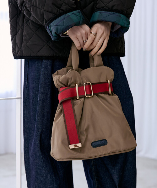 OUTDOOR PRODUCTS(アウトドアプロダクツ)の「OUTDOOR PRODUCTS × FREAK'S STORE/アウトドアプロダクツ 2WAY ベルト付きナイロンパフトートバッグ(ショルダーバッグ・レディース・ブラック/ベージュ/ネイビー・ONE SIZE)」の13枚目の写真