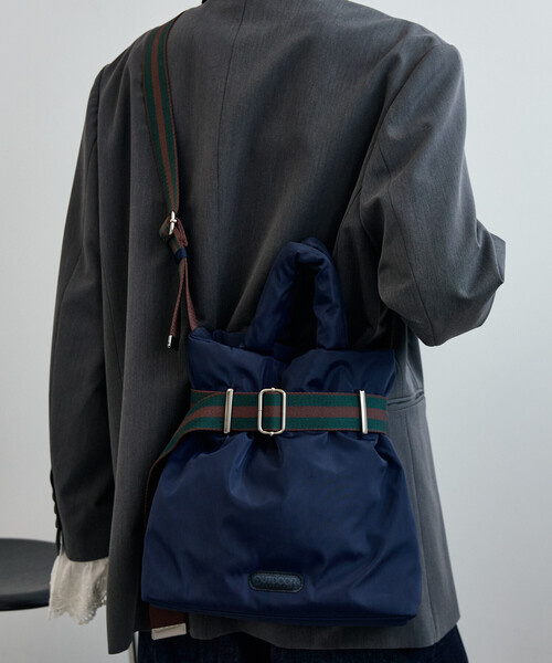OUTDOOR PRODUCTS(アウトドアプロダクツ)の「OUTDOOR PRODUCTS × FREAK'S STORE/アウトドアプロダクツ 2WAY ベルト付きナイロンパフトートバッグ(ショルダーバッグ・レディース・ブラック/ベージュ/ネイビー・ONE SIZE)」の18枚目の写真