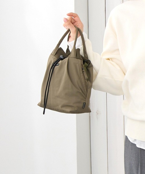 ROOTOTE(ルートート)の「ルートート / サコッシュ 2way ショルダーバッグ ミニトート MA-1 斜め掛け 軽量 SC.サコッシュ.ドローストリング-C(ショルダーバッグ・レディース・ブラウン系その他/グレー系その他/ブラック/カーキ・FREE)」の4枚目の写真