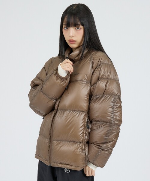 NANGA(ナンガ)の「【NANGA / ナンガ】MOUNTAIN LODGE DOWN JACKET / マウンテンロッジダウンジャケット / N2620-0B014A(ダウンジャケット/コート・メンズ・モカ/ブラック・L/M)」の1枚目の写真