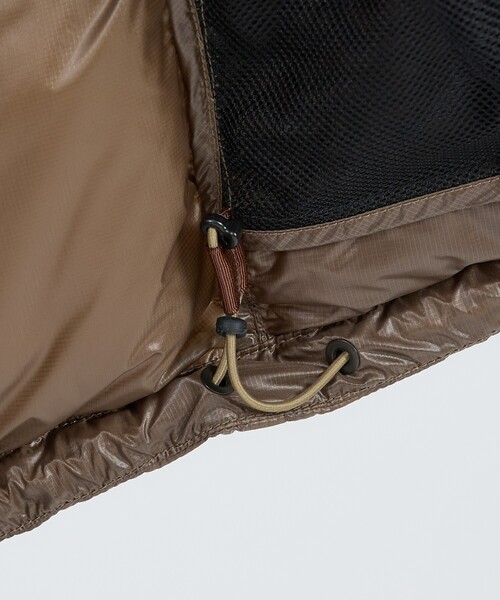 NANGA(ナンガ)の「【NANGA / ナンガ】MOUNTAIN LODGE DOWN JACKET / マウンテンロッジダウンジャケット / N2620-0B014A(ダウンジャケット/コート・メンズ・モカ/ブラック・L/M)」の5枚目の写真