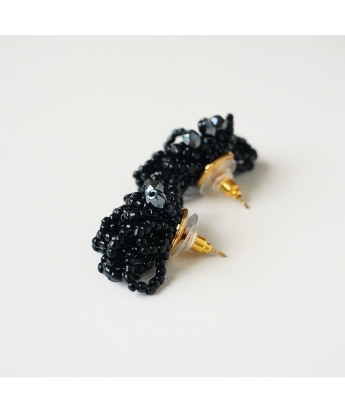 tone(トーン)の「【colore】ビーズのシャワータッセルピアス(MA)(ピアス(両耳用)・レディース・ブラック・FREE)」の2枚目の写真