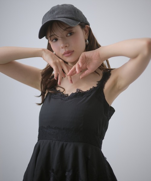 AND COUTURE(アンドクチュール)の「デコラティブキャミワンピース(ワンピース・レディース・チャコールグレー/ブラック/ブラウン・FREE)」の10枚目の写真