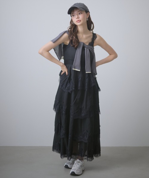AND COUTURE(アンドクチュール)の「デコラティブキャミワンピース(ワンピース・レディース・チャコールグレー/ブラック/ブラウン・FREE)」の16枚目の写真