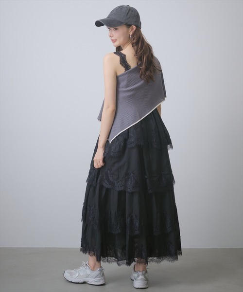 AND COUTURE(アンドクチュール)の「デコラティブキャミワンピース(ワンピース・レディース・チャコールグレー/ブラック/ブラウン・FREE)」の17枚目の写真
