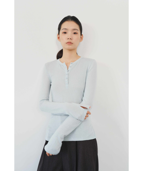 KUME(クメ)の「ヘンリーネック サイドスリットトップス、ミント(Tシャツ/カットソー・レディース・その他・MEDIUM/SMALL)」の5枚目の写真