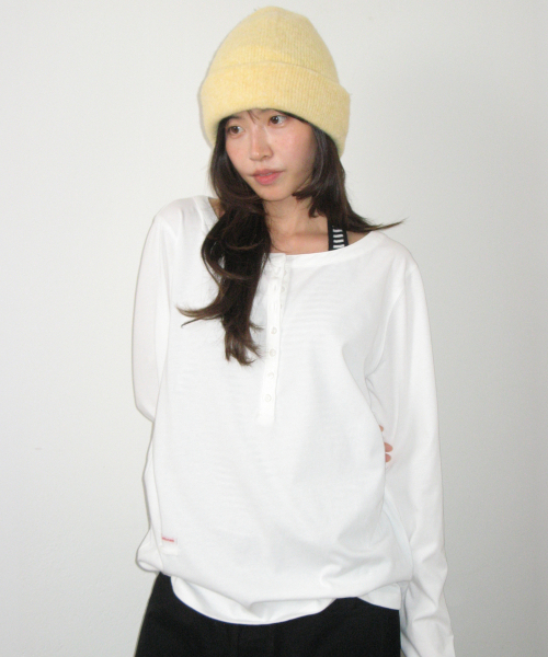 RONRON(ロンロン)の「ヘンリーネック オーバーサイズ 長袖 ホワイト(Tシャツ/カットソー・レディース・その他・FREE)」の3枚目の写真