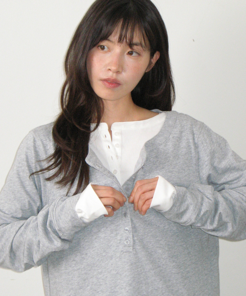 RONRON(ロンロン)の「ヘンリーネック オーバーサイズ 長袖 ホワイト(Tシャツ/カットソー・レディース・その他・FREE)」の5枚目の写真