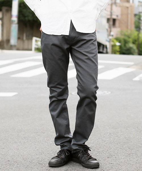 quadro(クオドロ)の「オールシーズナル ピケ5ポケットパンツ(その他パンツ・メンズ・グレー/クリーム/ネイビー・L/S/M)」の1枚目の写真