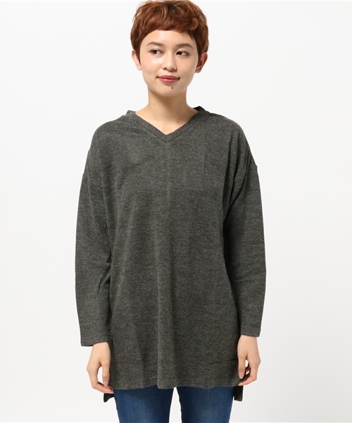 LBC（エルビーシー）の「アクリルナイロン起毛Vネックチュニック                            （ニット/セーター・レディース・チャコールグレー/レンガ/ベージュ・MEDIUM）」の4枚目の写真