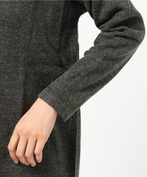 LBC（エルビーシー）の「アクリルナイロン起毛Vネックチュニック                            （ニット/セーター・レディース・チャコールグレー/レンガ/ベージュ・MEDIUM）」の8枚目の写真