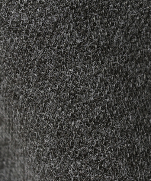 LBC（エルビーシー）の「アクリルナイロン起毛Vネックチュニック                            （ニット/セーター・レディース・チャコールグレー/レンガ/ベージュ・MEDIUM）」の10枚目の写真