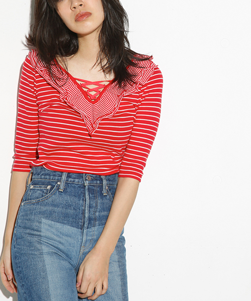 SLY(スライ)の「FRILL LACE UP 7分袖 TOPS(Tシャツ/カットソー・レディース・ブラック/ネイビー系/オフホワイト/レッド系その他・1/2)」の4枚目の写真