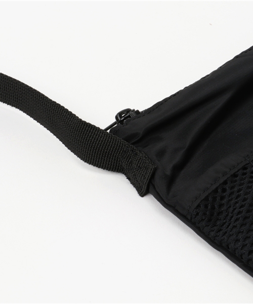 MOUSSY（マウジー）の「NYLON LOGO SACOCHE（ショルダーバッグ・レディース・ブラック/ホワイト・FREE）」の5枚目の写真