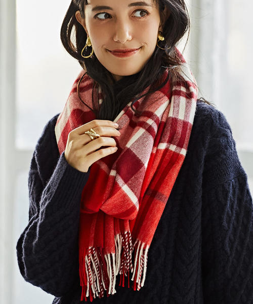 Johnstons of Elgin（ジョンストンズオブエルガン）の「[別注][ジョンストンズ]JOHNSTONS SC チェックストール 18AW（ストール/ショール・レディース・パープル/ダークグレー/モカ/オレンジ/イエロー/ネイビー/レッド/グレー/ブラック・FREE）」の8枚目の写真