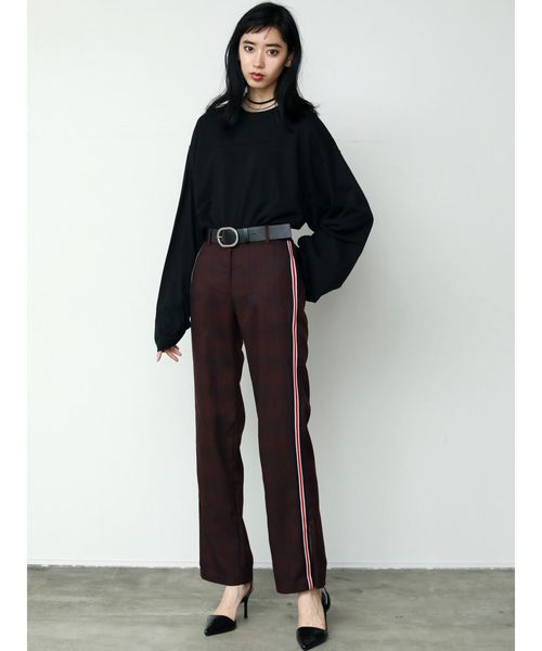 EMODA（エモダ）の「ラインジップオープンスリットパンツ（その他パンツ・レディース・グレー/レッド/カーキ・SMALL/MEDIUM）」の9枚目の写真