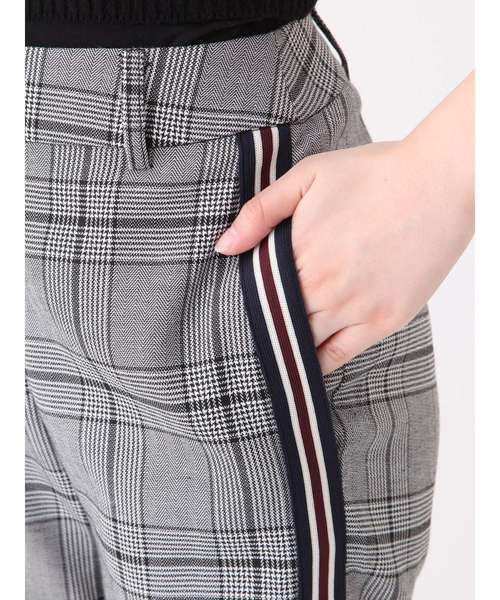 EMODA（エモダ）の「ラインジップオープンスリットパンツ（その他パンツ・レディース・グレー/レッド/カーキ・SMALL/MEDIUM）」の17枚目の写真