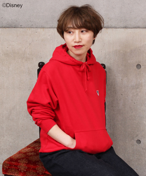 Disney ディズニー の Disney ワッペン付き裏毛 スウェットフードパーカー Tシャツ カットソー Wear