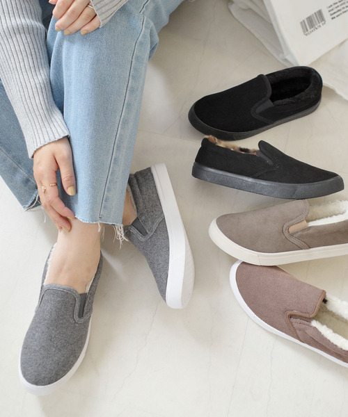 AmiAmi(アミアミ)の「つま先まであったかファー!ボアスリッポンスニーカー(スニーカー・レディース・ブラック/グレー/グレー系その他/ナチュラル/キャメル/チェック/ベージュ/ブラウン/ブラック系その他・22.5cm/23cm/23.5cm/24cm/24.5cm/25cm/27cm/26cm)」の4枚目の写真